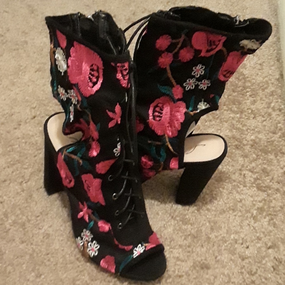 2X HP Ladies fuschia/black floral lace-up bootie - Picture 2 of 4